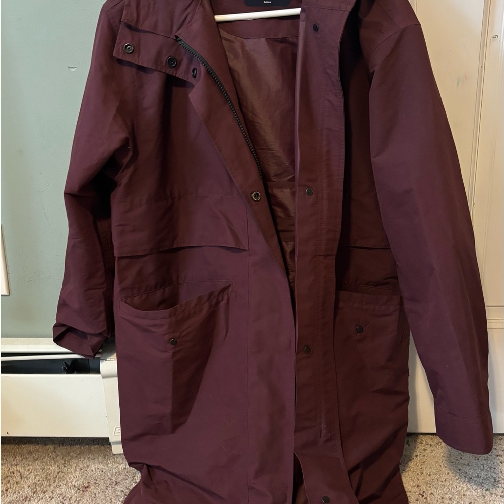 Everlane Brown Raincoat Modern Weather-Resistant Design